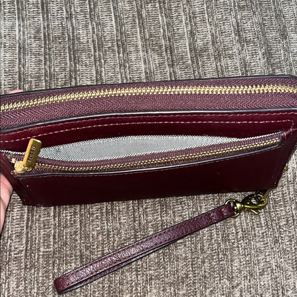 Fossil Cranberry Leather Wristlet Wallet - Picture 12 of 12